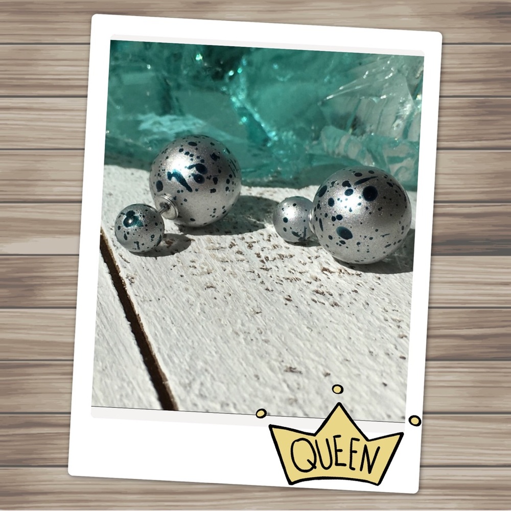 Gray and Black Double Stud Earrings